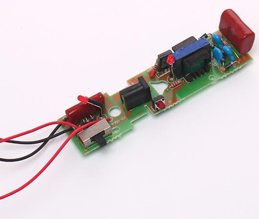 滅蚊拍上輕觸開關(guān)和撥動開關(guān)的應(yīng)用